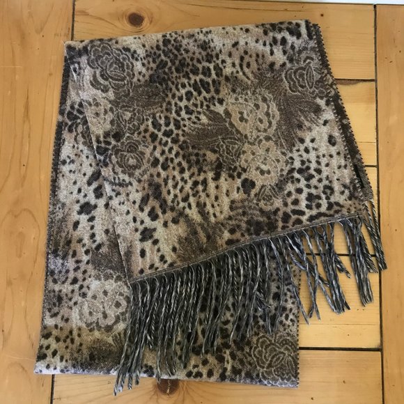 Cashmink Brushed Acrylic Scarf Beige Floral Leopard Print Made in Germany 11x52" - Picture 3 of 3